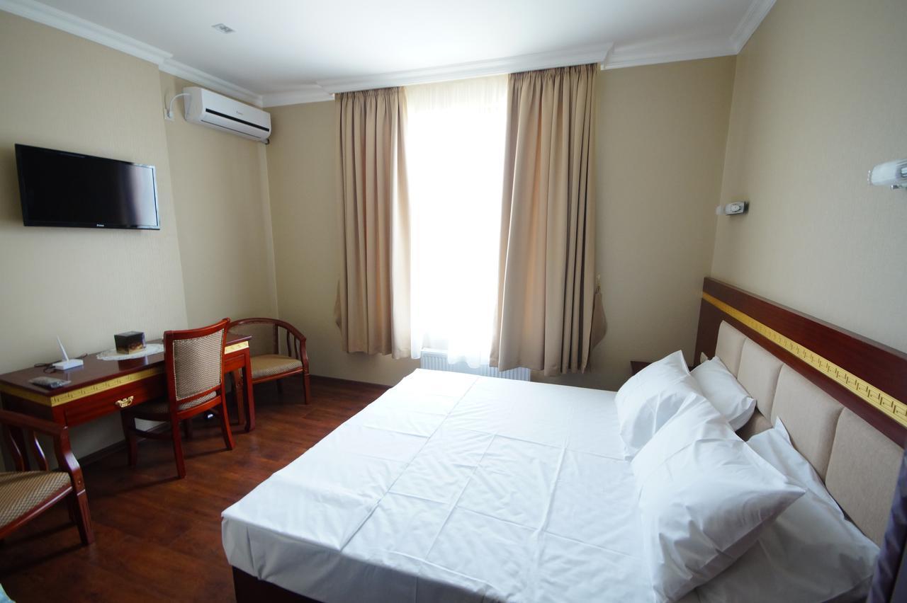 Hotel 725 Batumi Esterno foto