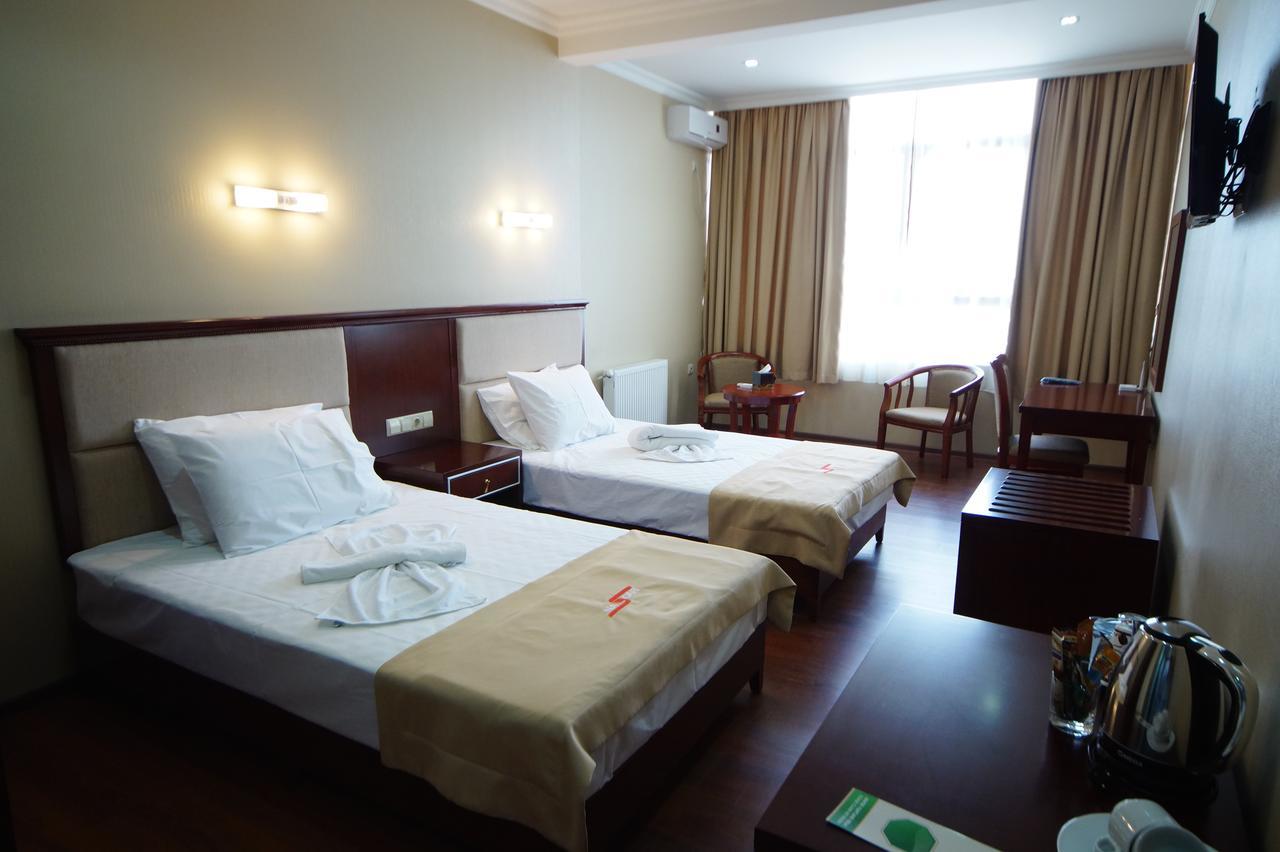 Hotel 725 Batumi Esterno foto