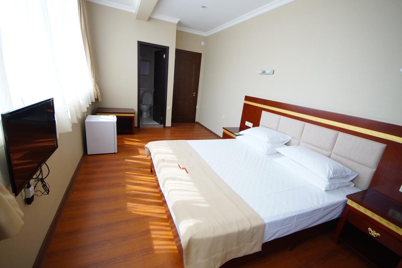 Hotel 725 Batumi Esterno foto