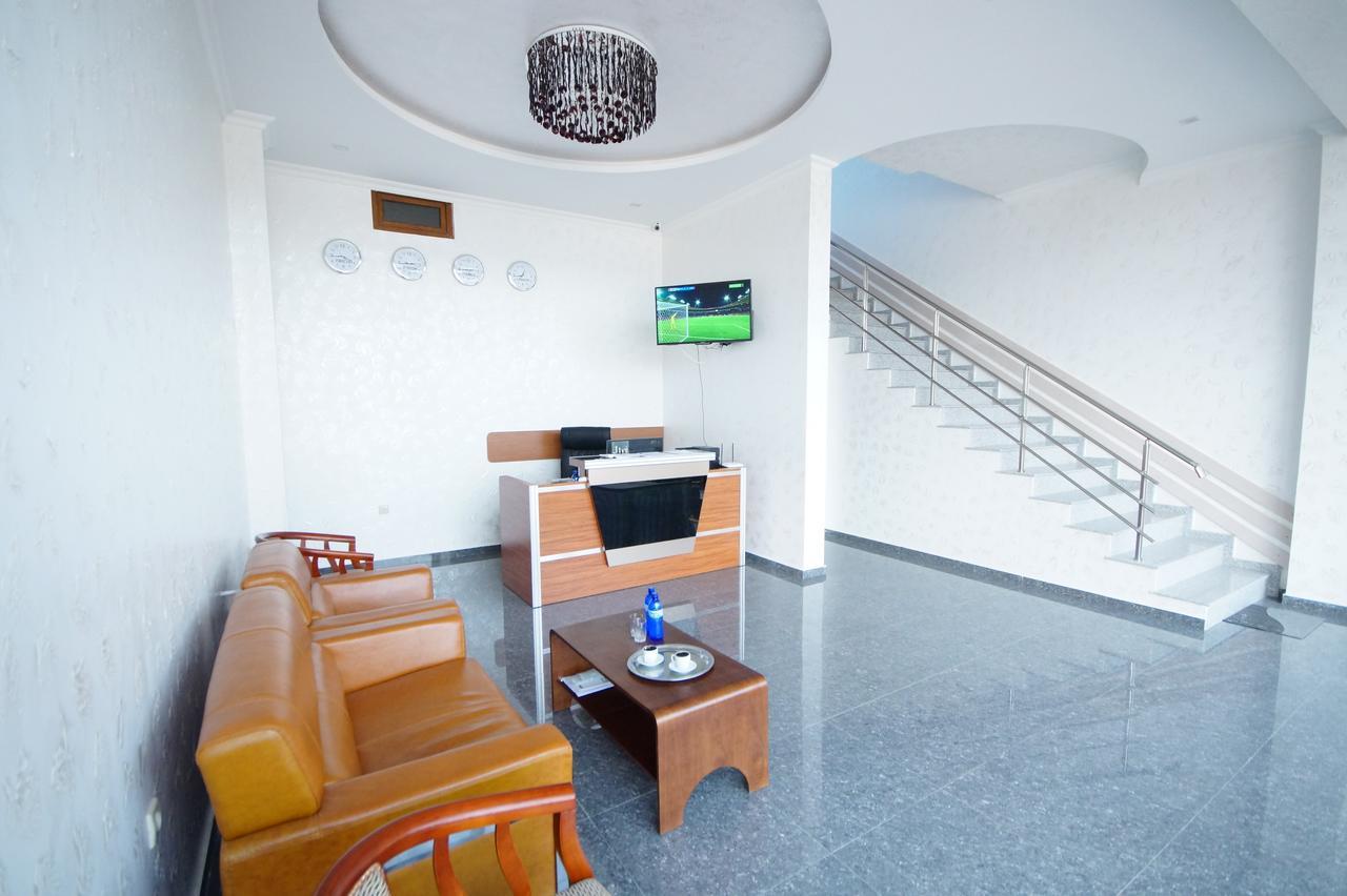 Hotel 725 Batumi Esterno foto
